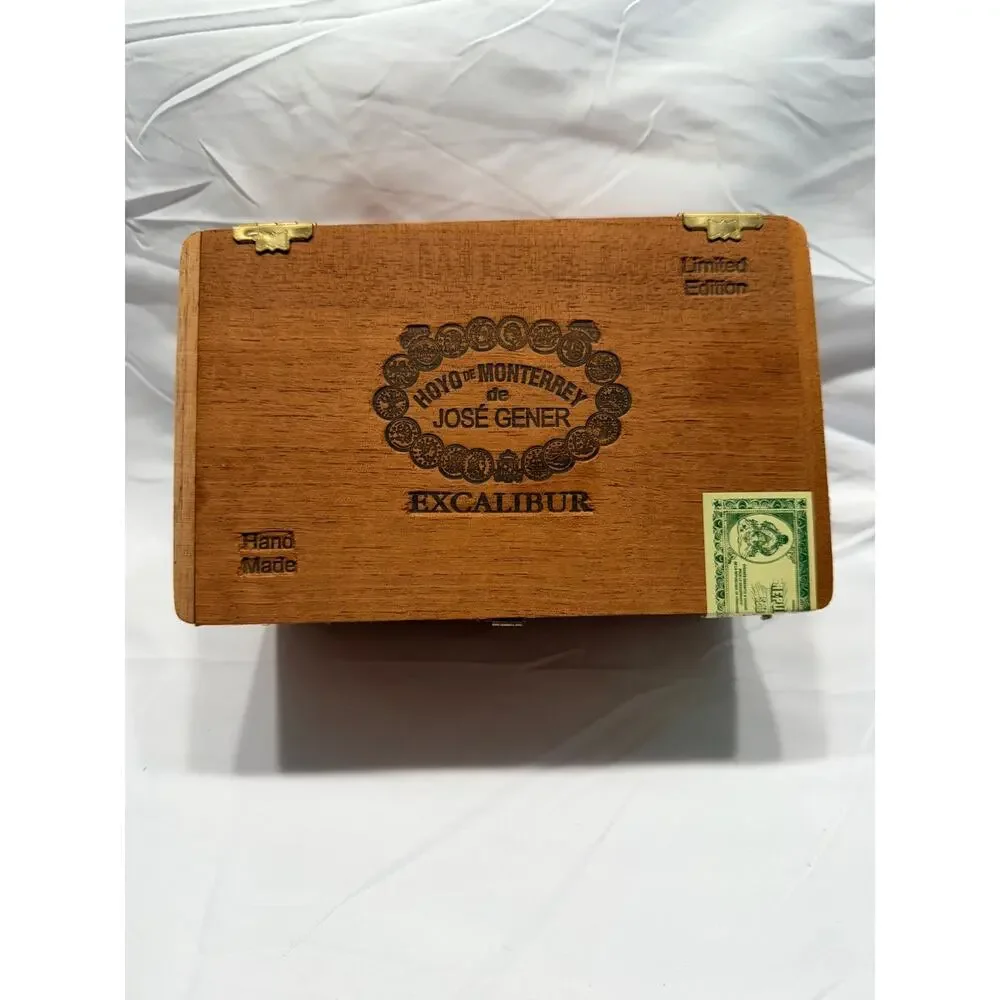 Hoyo De Monterrey Excalibur No. 1 Empty Wooden Cigar Box 8x5x4
